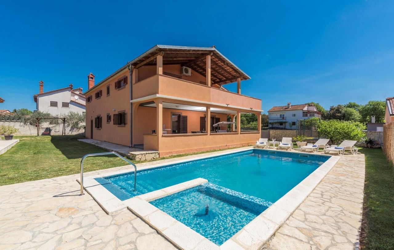 Апартаменты Emanuela With Private Pool Loborika Экстерьер фото